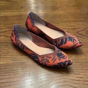 Rothy's Coral and Navy Leaf Flats